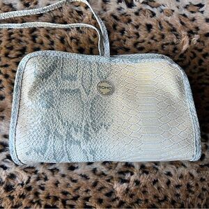 ✨ SOHO London New York Faux Snakeskin Travel Makeup Organizer – Champagne Gold